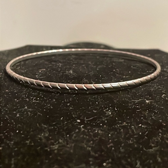 8” mixed metal polished silver tone diamond etched stackable bangle bracelet - Picture 1 of 12